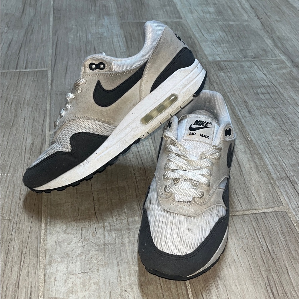 Nike Air Max Sneakers in Cream and Black